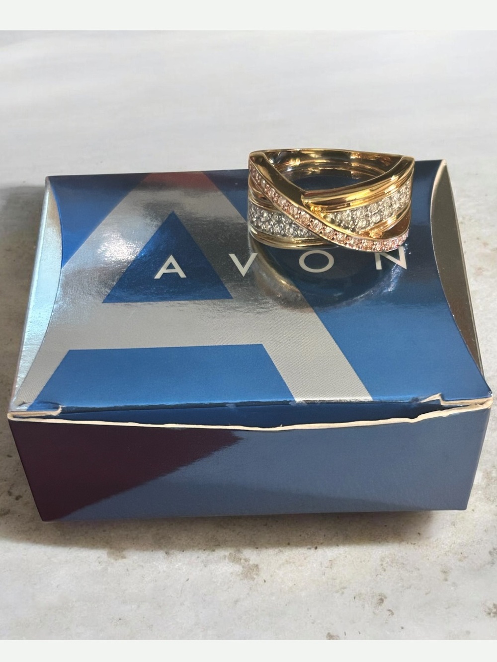 Vintage 2005 Avon Tri-Tone Pave Ring - Gold, Rose Gold, Silver